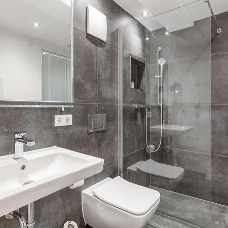Diamond Apartment